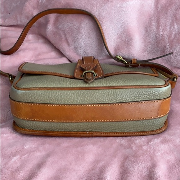 Dooney & Bourke- All Weather Leather shoulder bag - Picture 8 of 9